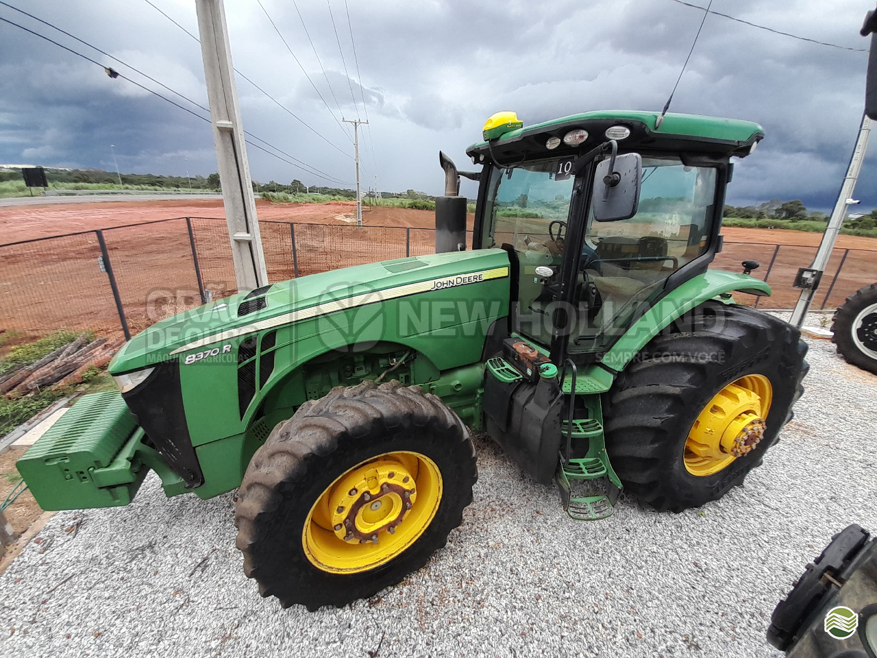 TRATOR JOHN DEERE JOHN DEERE 8370R Tração 4x4 Grão de Ouro - New Holland GURUPI TOCANTINS TO